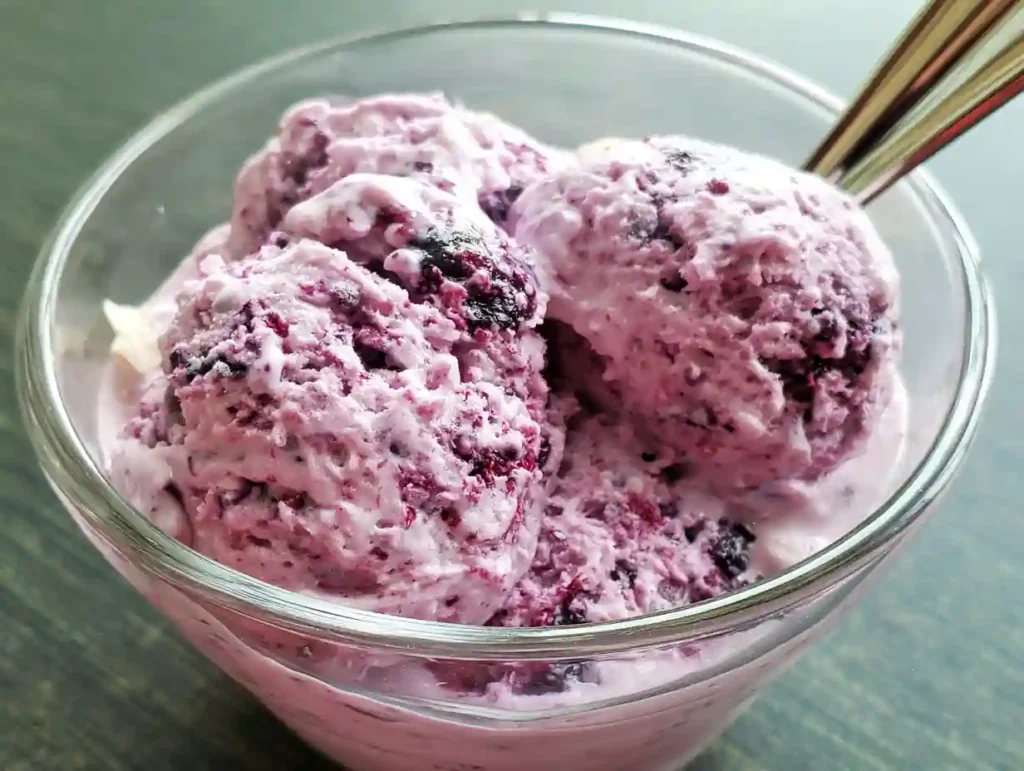 Keto Blueberry Cheesecake Ice Cream