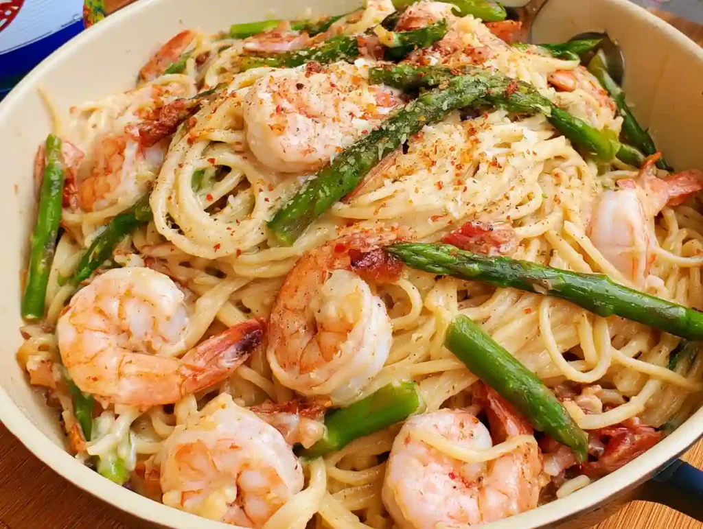 One Pan Shrimp Asparagus Carbonara